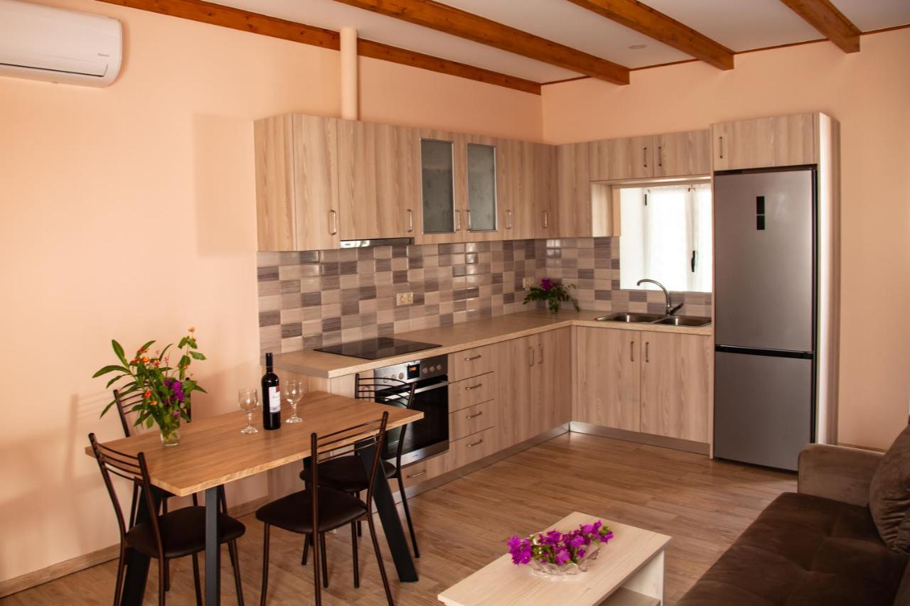Spyran Apartment Marandokhórion Bagian luar foto